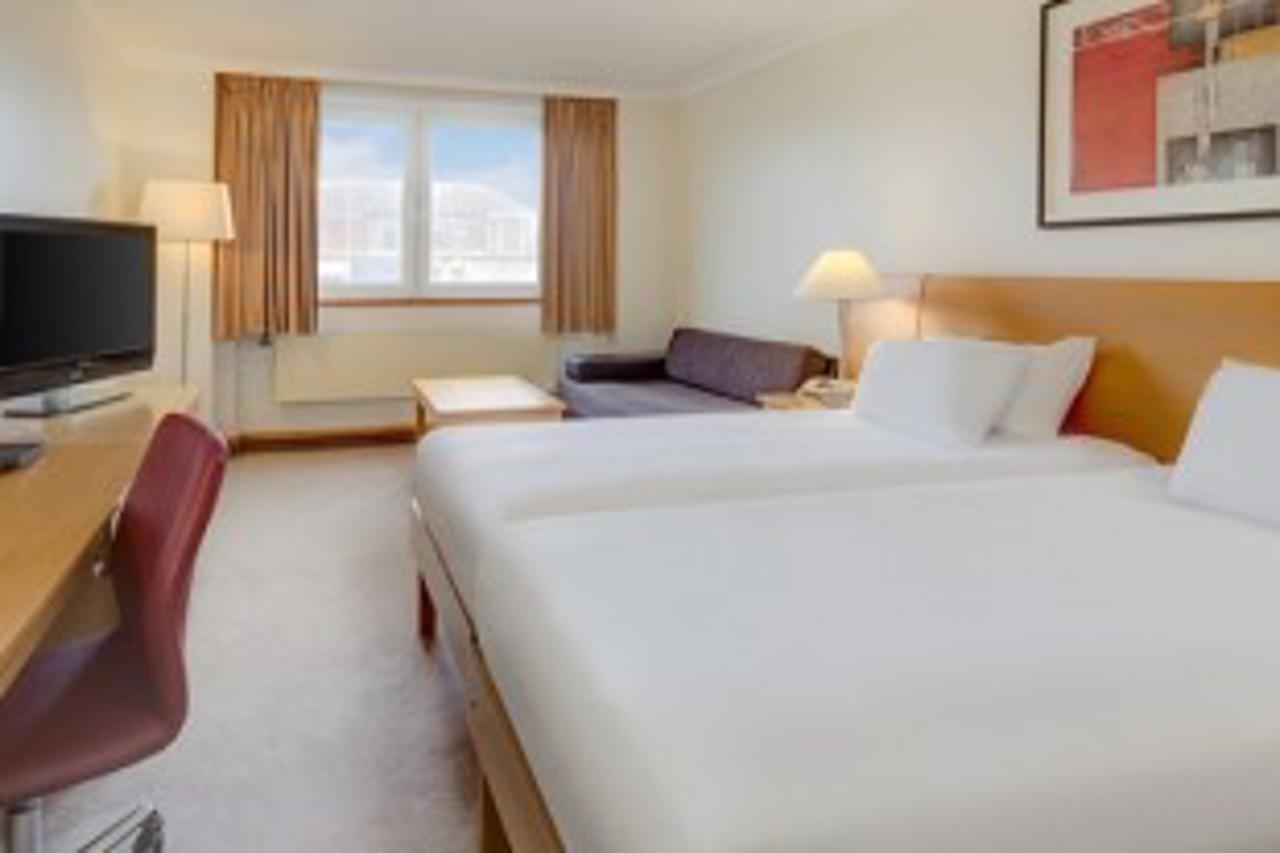 แกรนด์ โฮเต็ล แบล็กพูล Hotel แบล็คพูล ภายนอก รูปภาพ A room at the hotel
